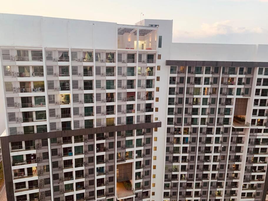 Couples Mind Relaxing Highfloor Staycation 9 Cyberjaya Exterior foto